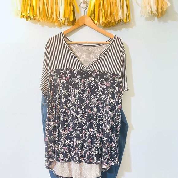 Lane Bryant Mixed Pattern V-neck Swing Tee - Picture 2 of 6